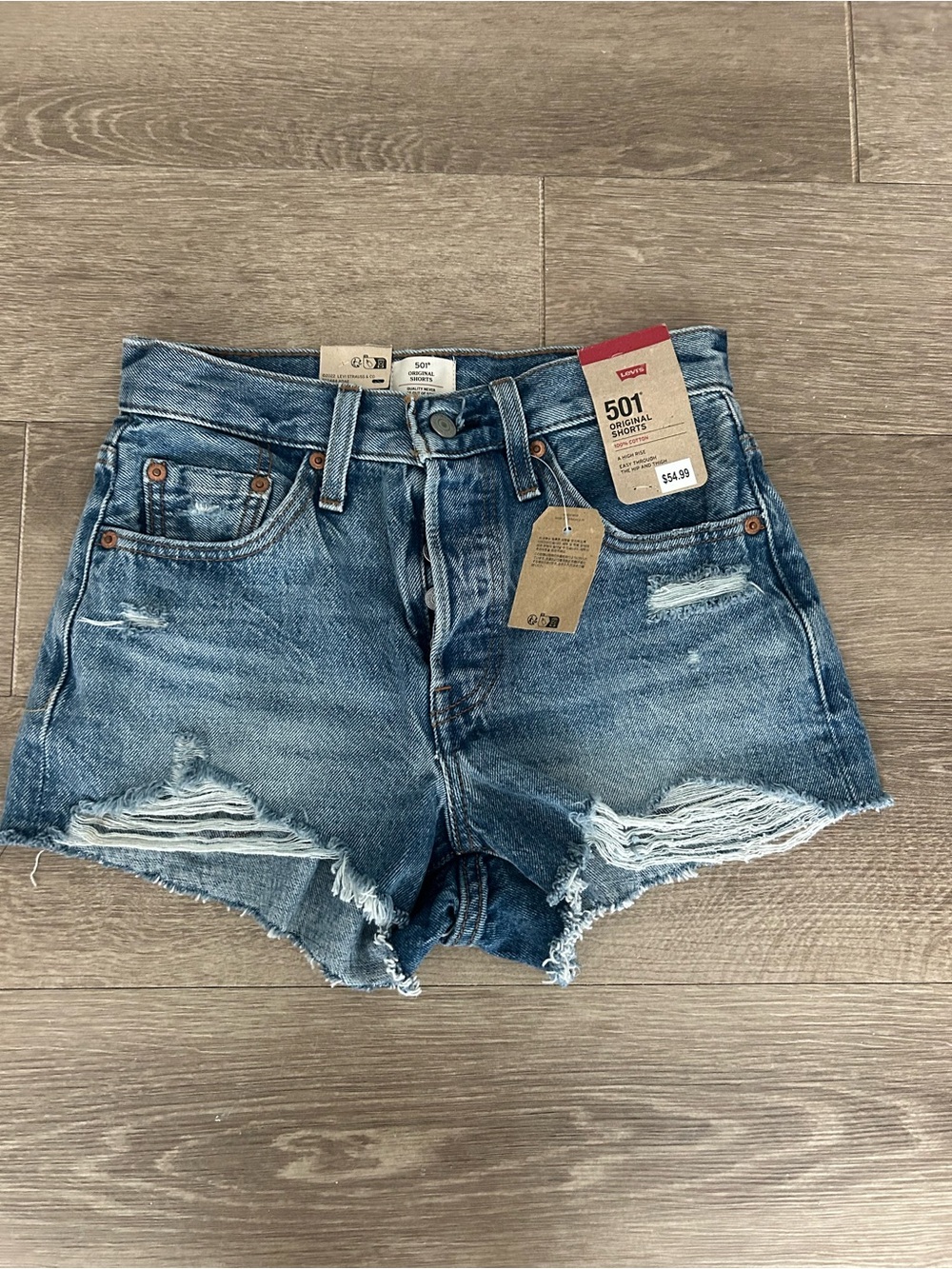 NWT Levi's 501 High-Rise Distressed Denim Shorts in Blue - Picture 1 of 3